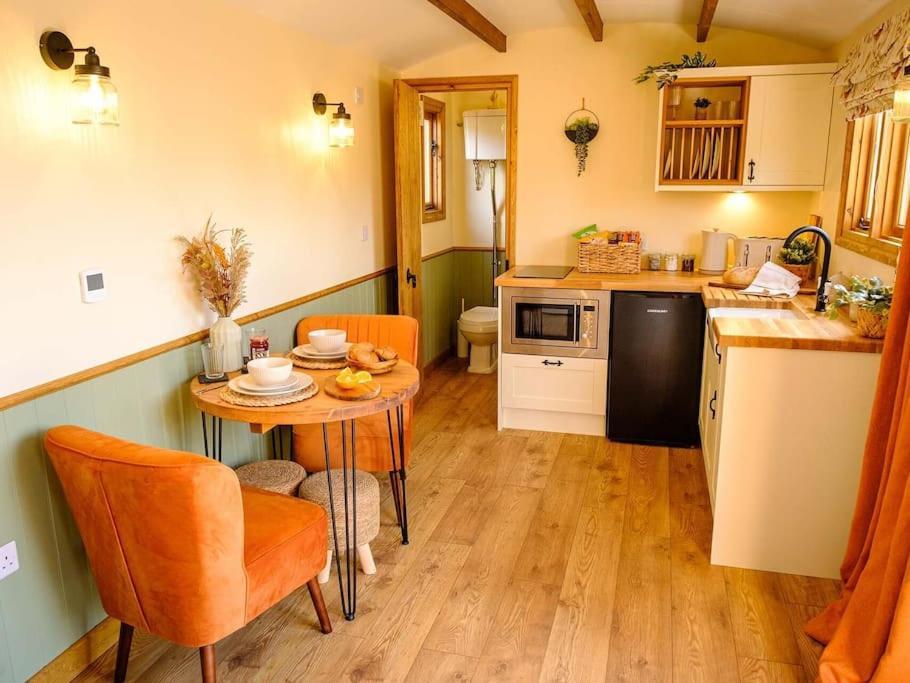 Lintmill Lodges - Heather Shepherds Hut Sorn Dış mekan fotoğraf